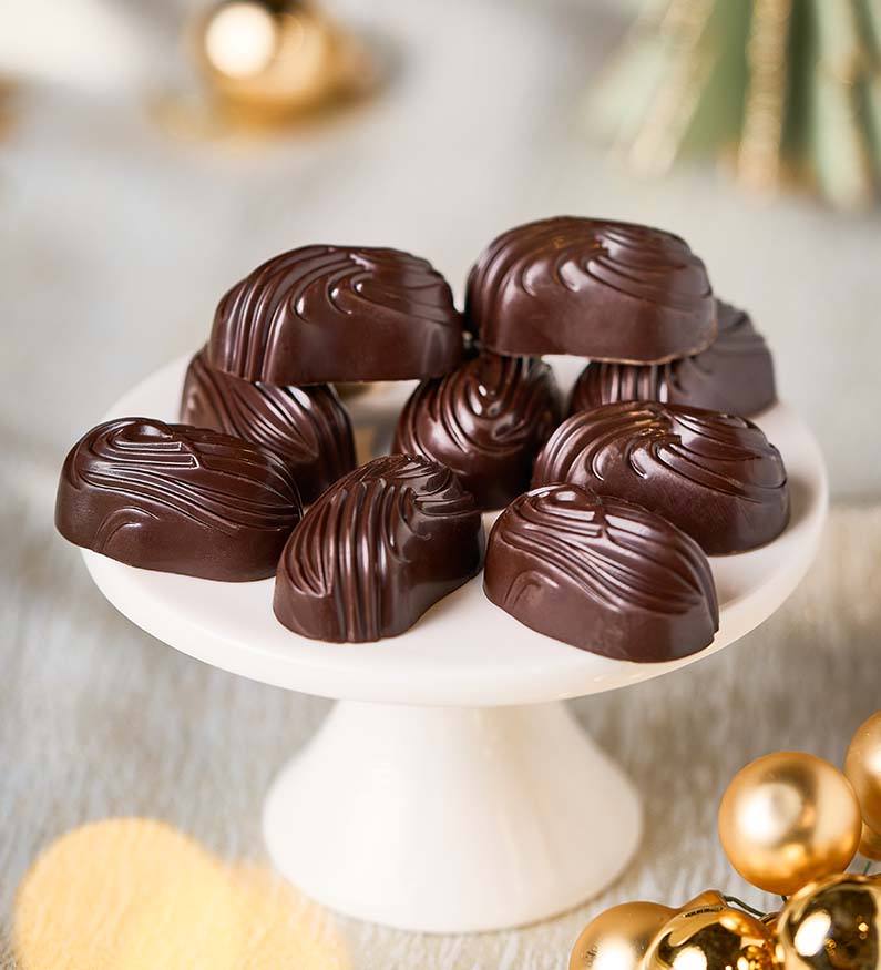 Chocolats noirs pralinés feuilletés