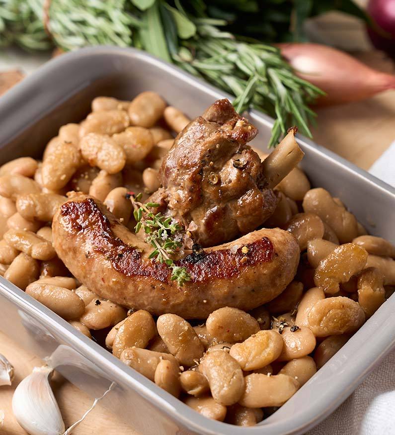 Cassoulet toulousain aux haricots Tarbais au manchon de canard confit