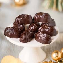 Chocolats noirs pralinés feuilletés